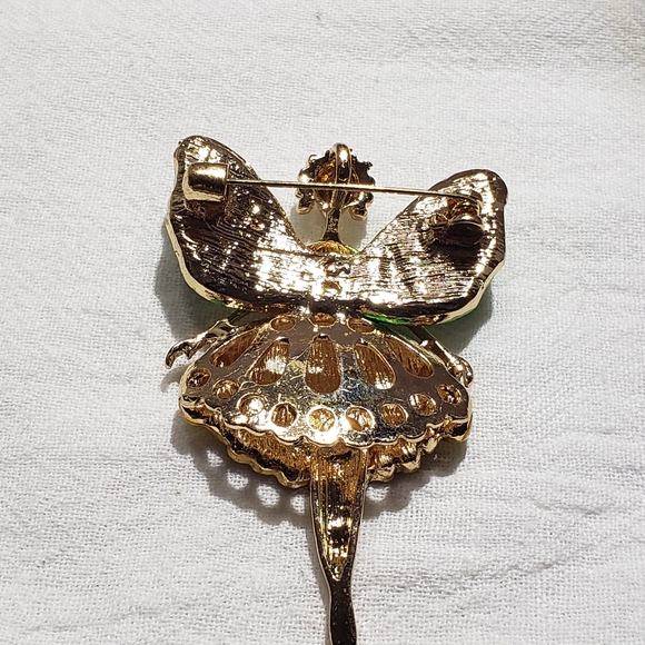 Beautiful Goldtone Ballerina Brooch or Necklace with Moveable Legs - Picture 3 of 5